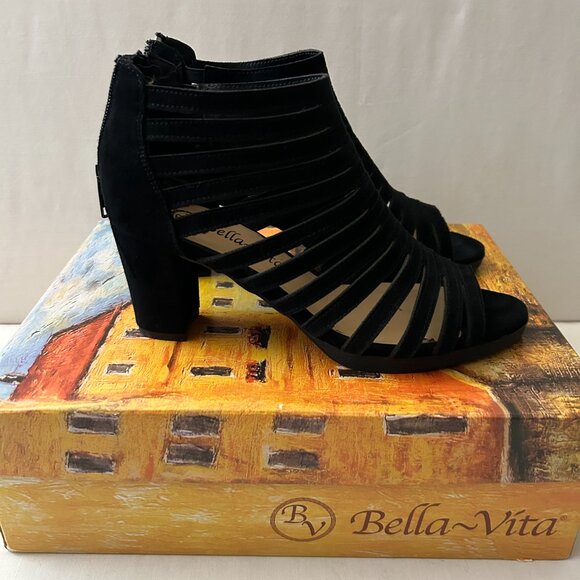 Bella Vita Black Suede Gladiator Open Toe Zip Back Shootie 6W fits like a 7W* - Picture 5 of 12